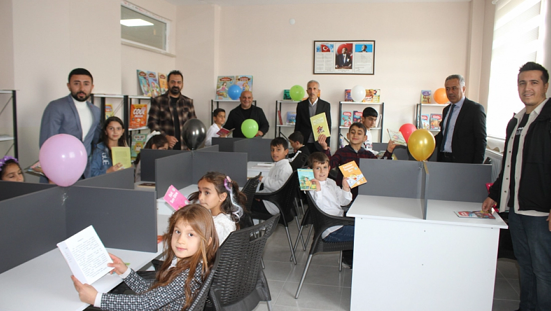 Malazgirt İlkokulu yeni kütüphanesine kavuştu