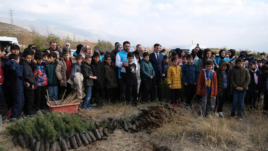 Milli Ağaçlandırma Günü’nde fidanlar toprakla buluştu