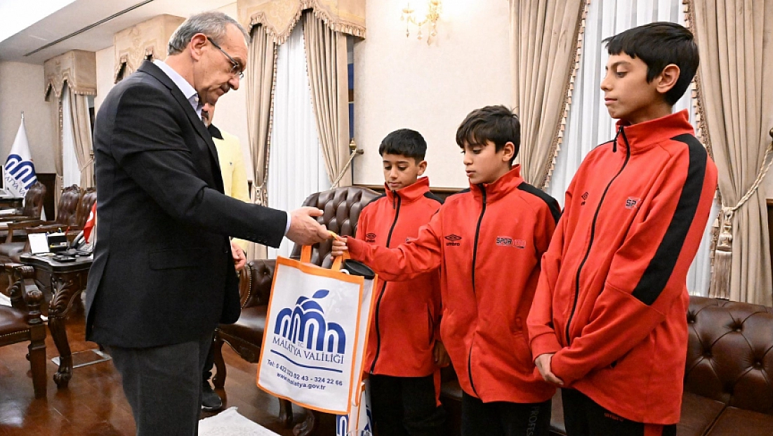 Milli Takıma Davet Edilen Malatyalı Hokeycilerden Vali Yavuz’a Ziyaret