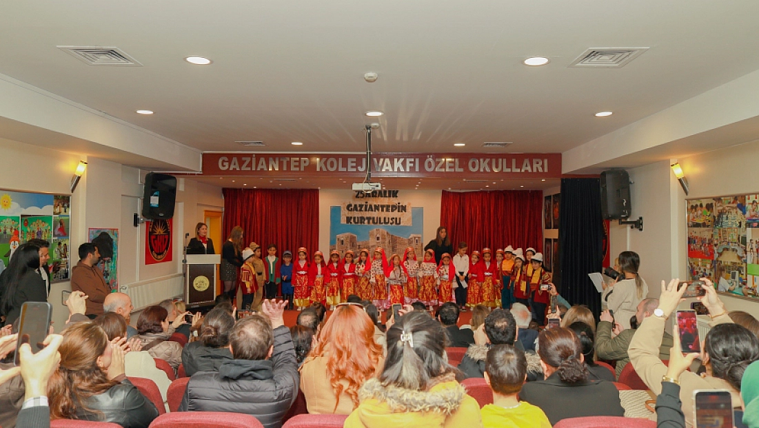 Minik GKV'lilerden '25 Aralık Gaziantep'in Kurtuluşu' töreni