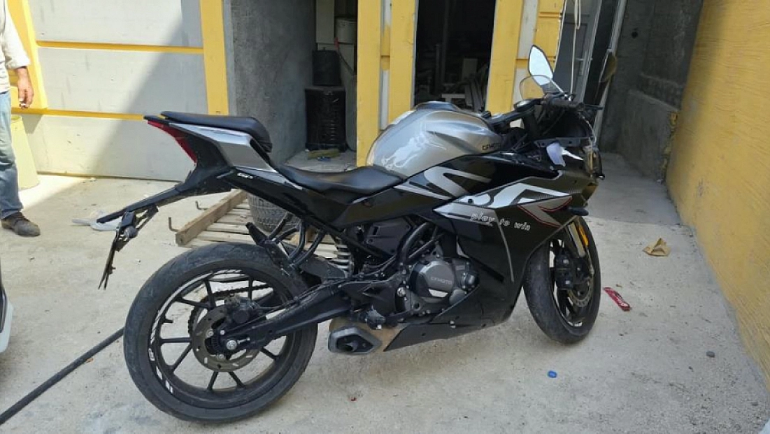 Motosiklet ile otomobil çarpıştı: 1 yaralı