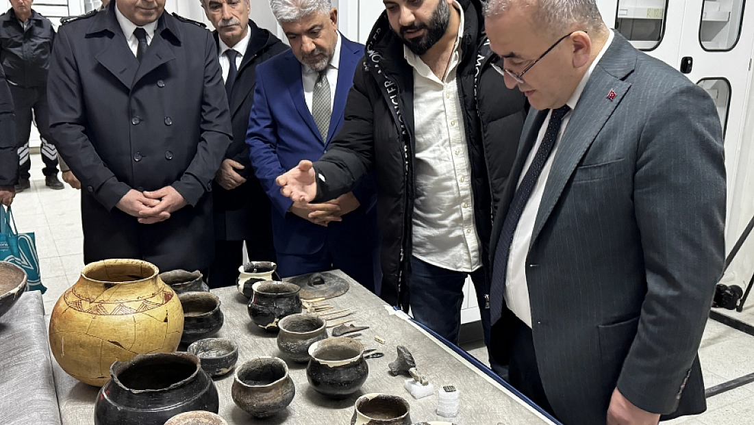 Neolitik Çağ’a ait nadir bir taş mühür keşfedildi