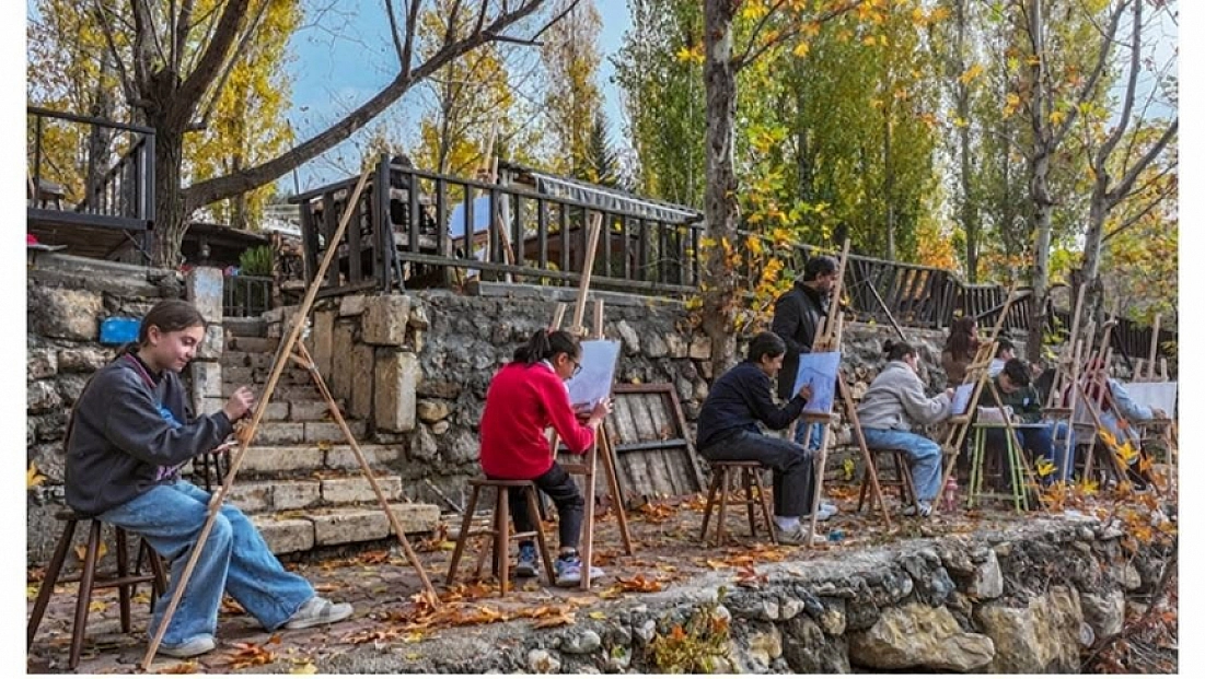 Öğrenciler tarihi ve doğayı tuvale taşıyor