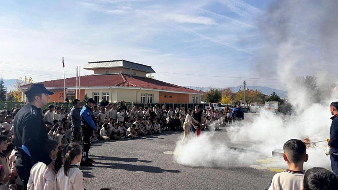 Öğrencilere deprem ve afet bilinci eğitimi verildi