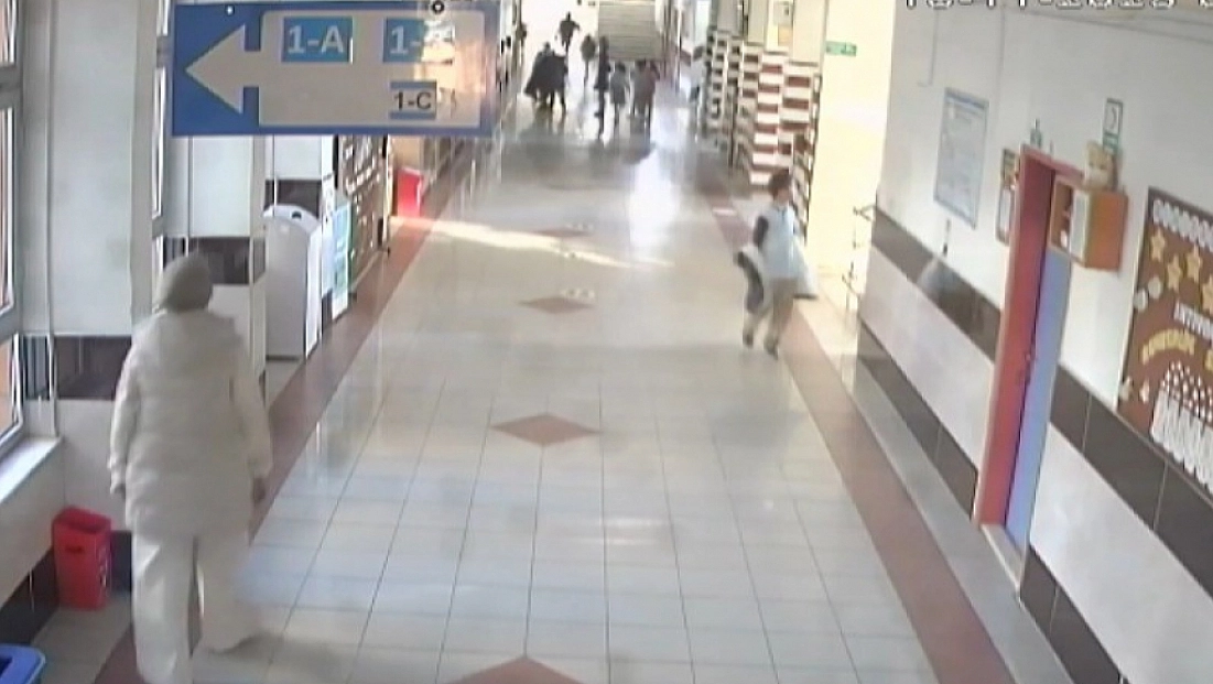 Okul müdürü, Heimlich manevrasıyla öğrenciyi boğulmaktan kurtardı