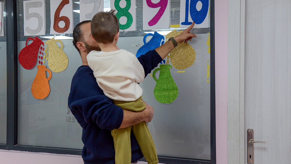 Özel çocuklar için oyun terapisi hizmeti