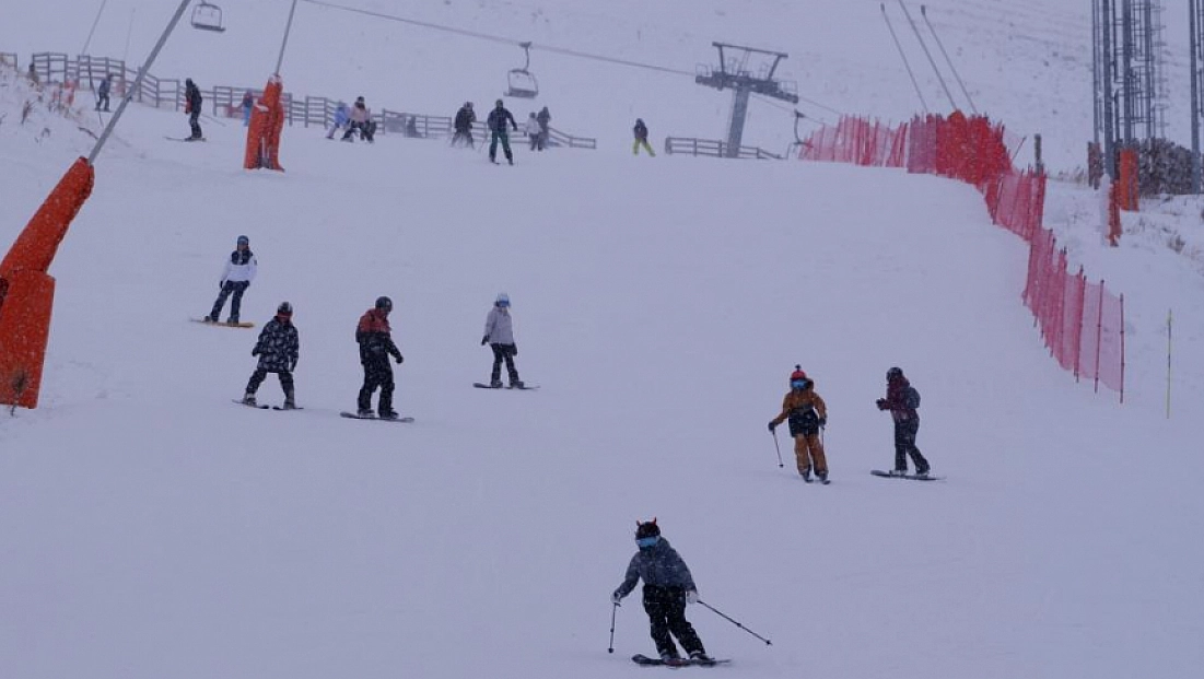 Palandöken’de kayak sezonu açıldı