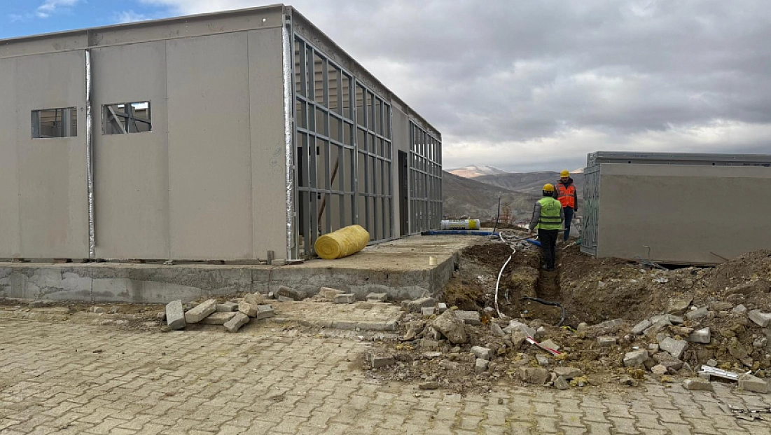 Prefabrik yurtların yerine modern öğrenci yurtları yapılıyor