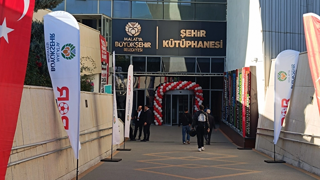 Şehir Kütüphanesinin açılış kurdelesini Bakan Bak kesti