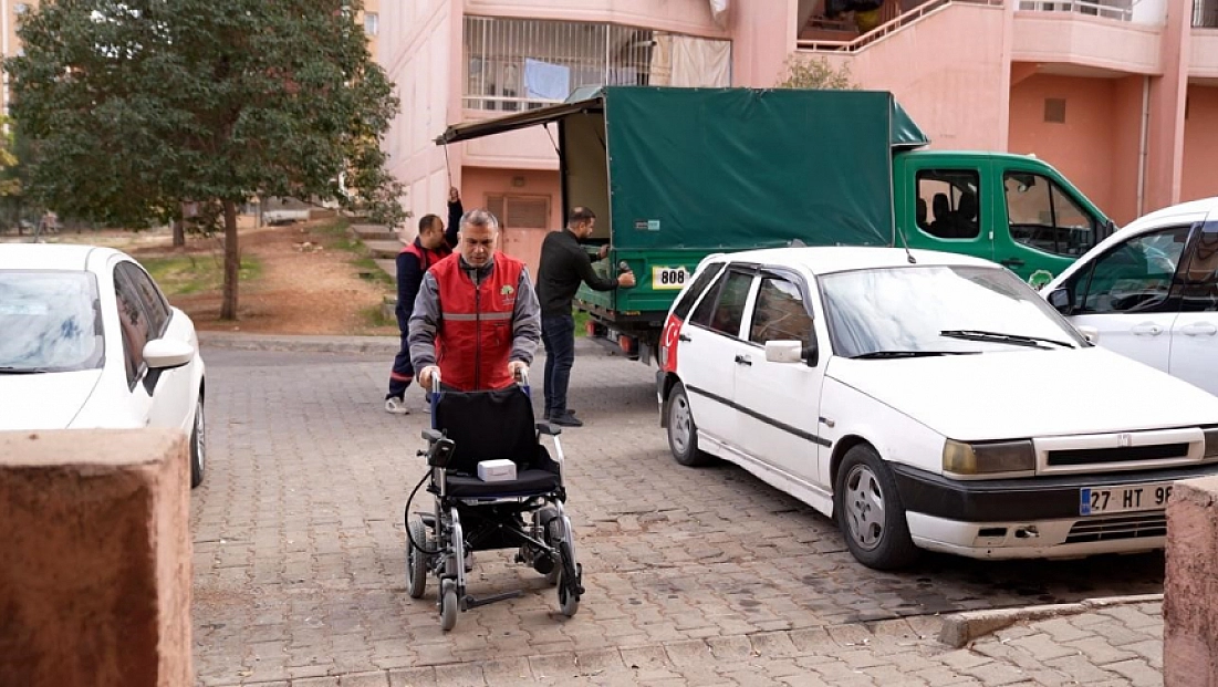 Şehitkamil'den özel ihtiyaçlı bireylere tekerlekli sandalye