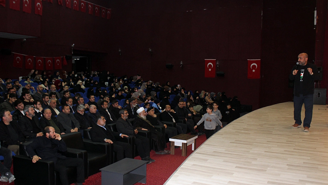 'Şehitler Gecesi' programı düzenlendi