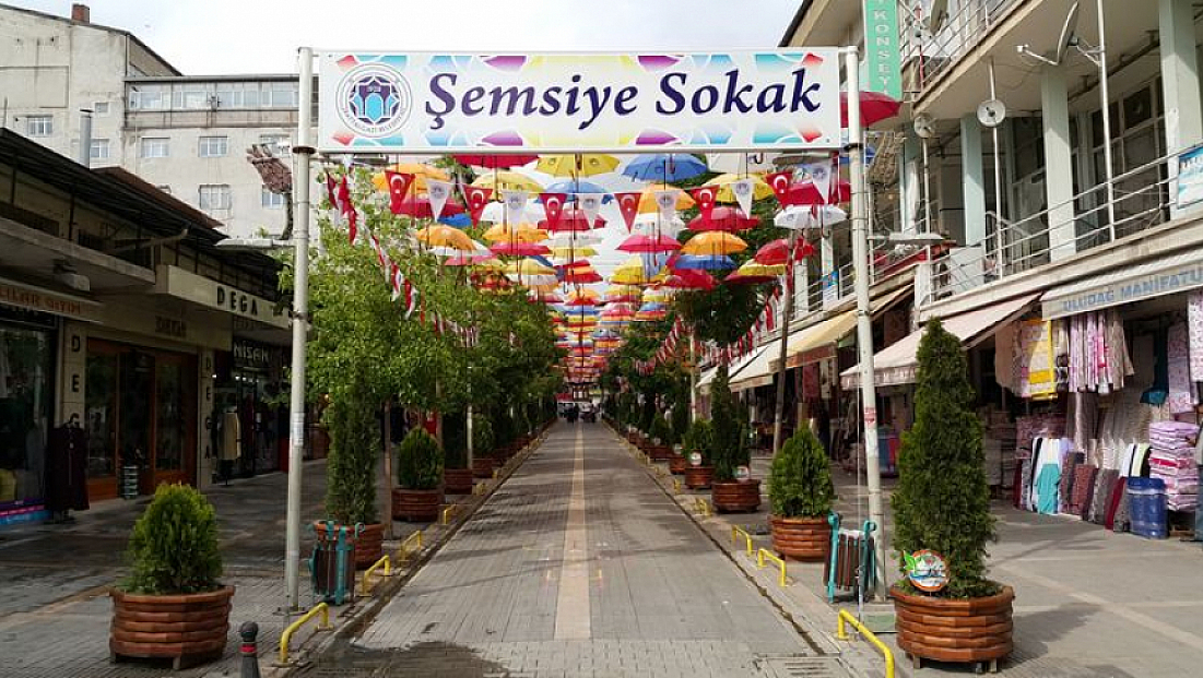 'Şemsiye Sokak'ta buluşalım' diyenlere müjde: Malatya’nın simge sokağı eski haline dönüyor