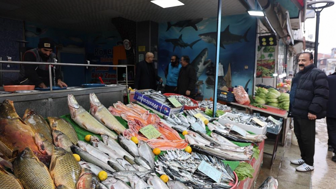 Soğuk havalarda vatandaşların balığa ilgisi artıyor