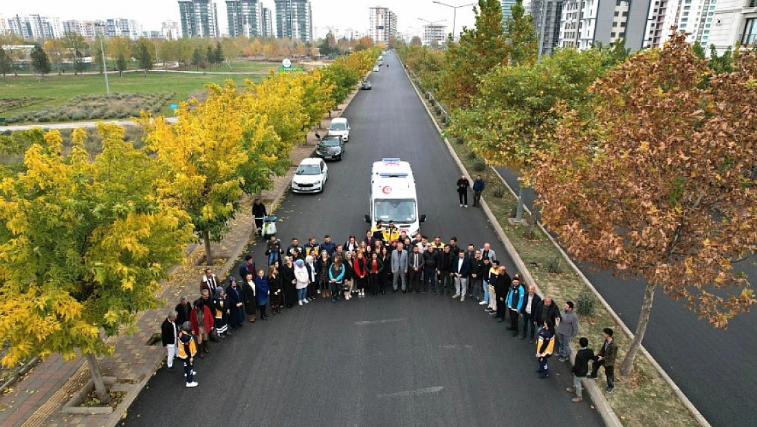 Trafikte fermuar sistemi uygulamalı anlatıldı