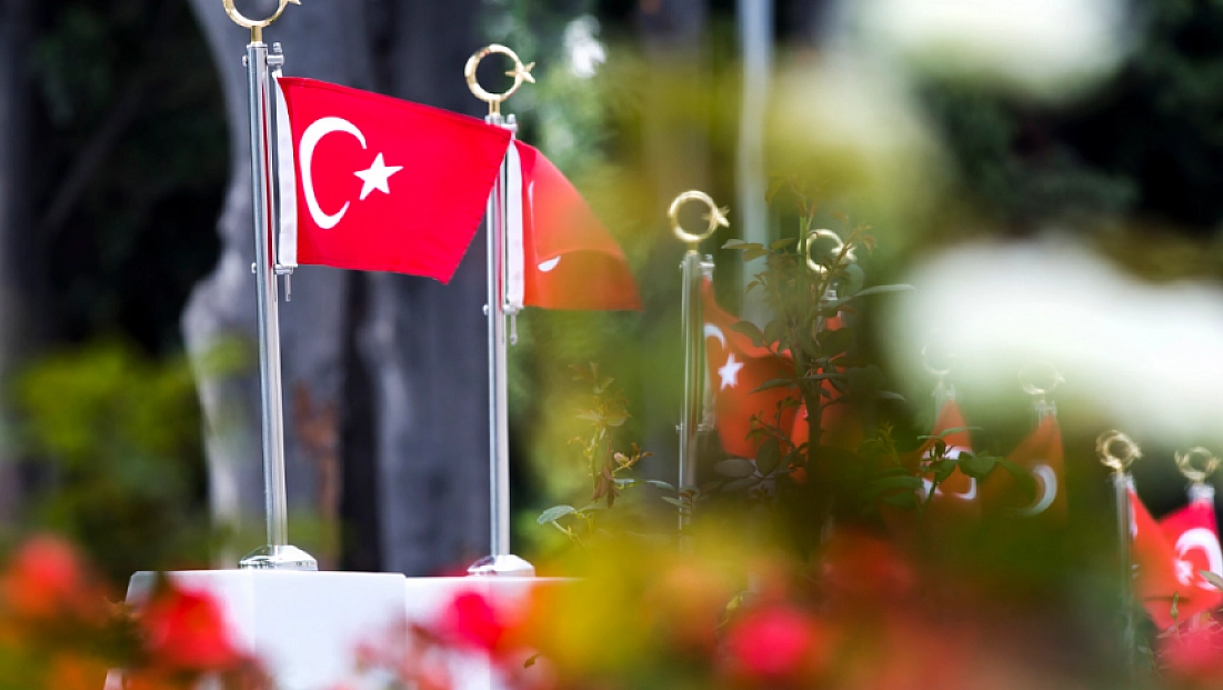 Türkiye şehidine ağlıyor