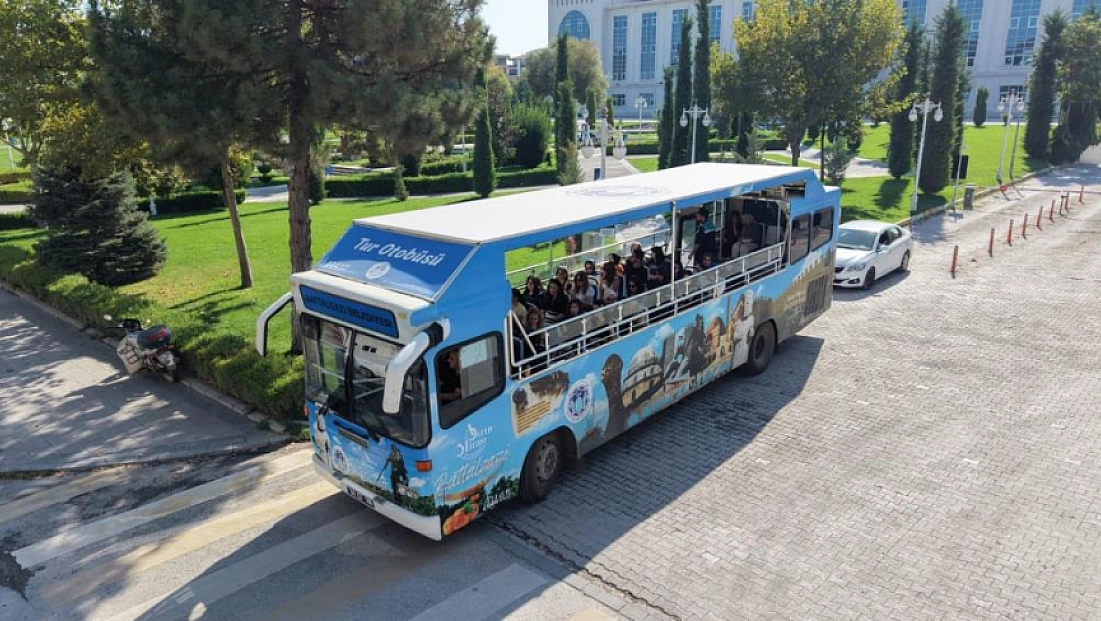 Üniversite öğrencileri Battalgazi'nin tarihine yolculuk yaptı
