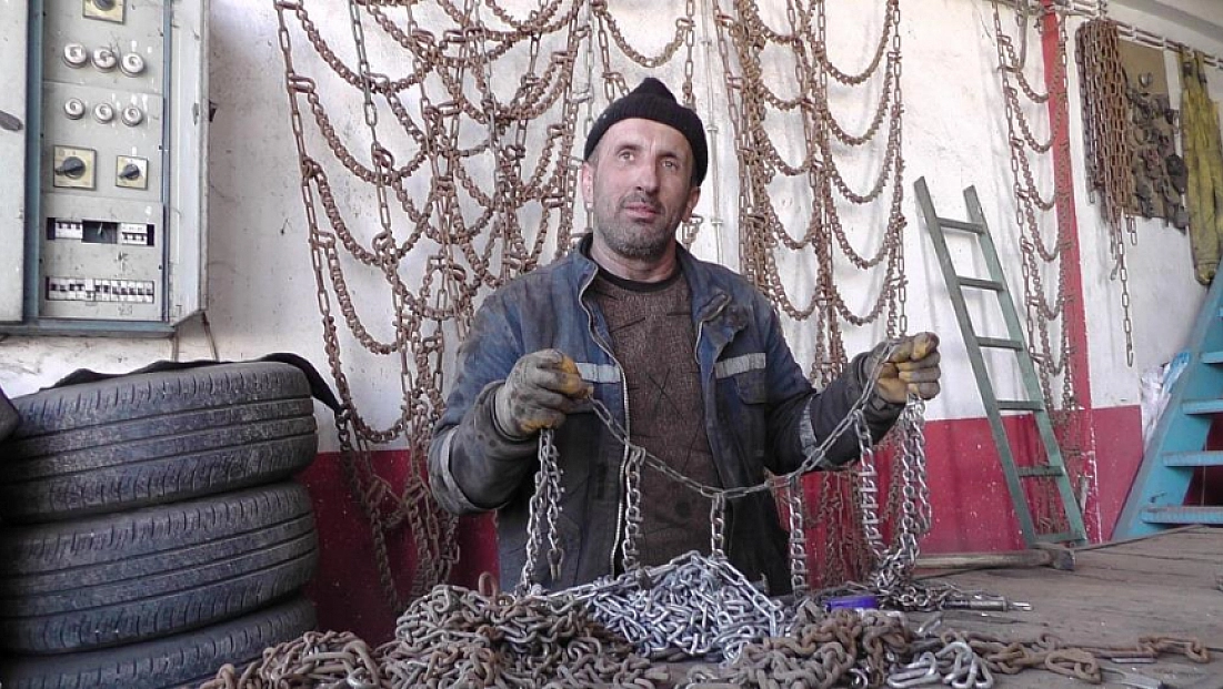 Usta eliyle zincirler yeniden yollara dönüyor