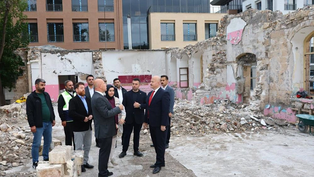Vali Küçük, Arkeoloji Müzesi inşaatında incelemelerde bulundu