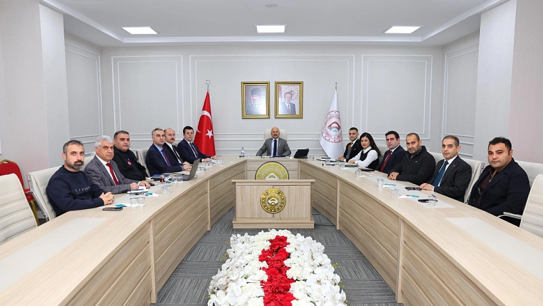 Vali yardımcılarıyla değerlendirme toplantısı yapıldı