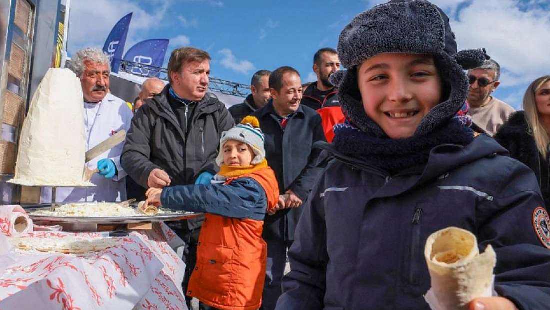 Valiler, et döner yerine tulum peyniri döneri kesti