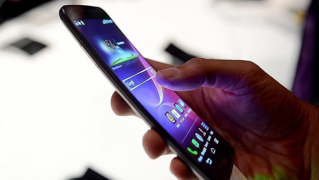 Yatmadan önce telefona bakanlara uzmanından uyarı: 'Beyniniz size oyun oynuyor'