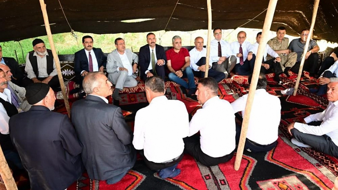 Yeni sezonun ilk bal hasadı dualarla yapıldı