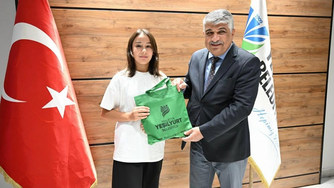 Yeşilyurt Belediyesinden YKS'de ilk 1000'e girenlere 20 bin TL ödül