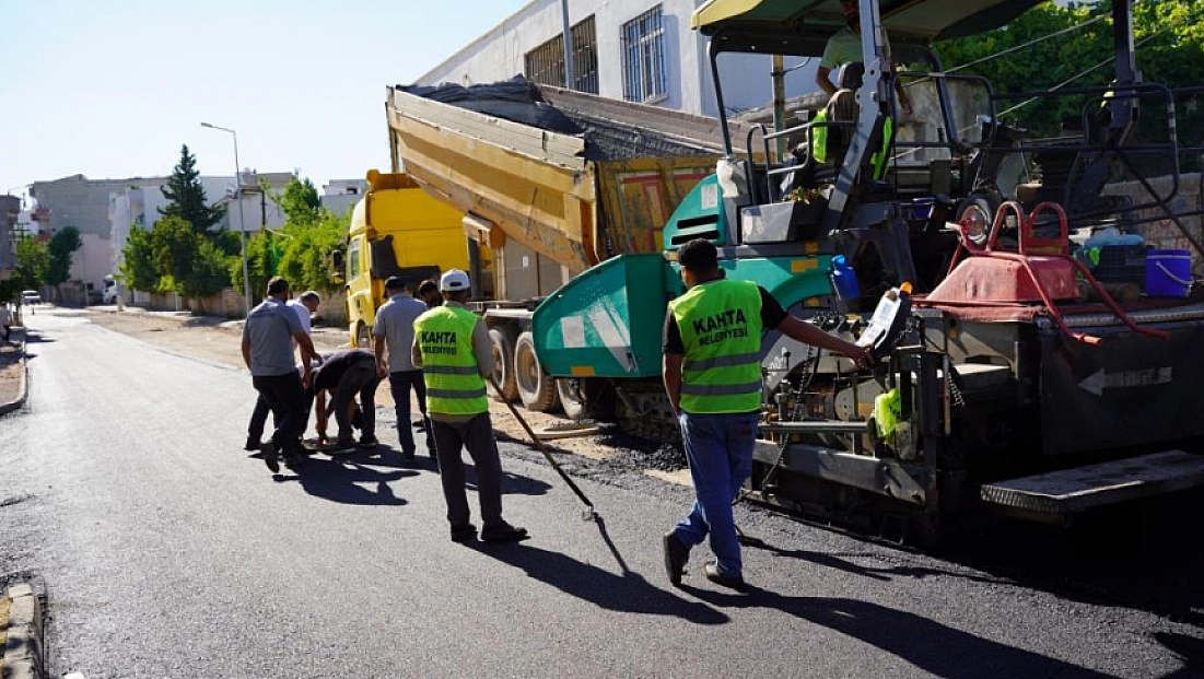 Yol yenileme çalışmaları aralıksız sürüyor