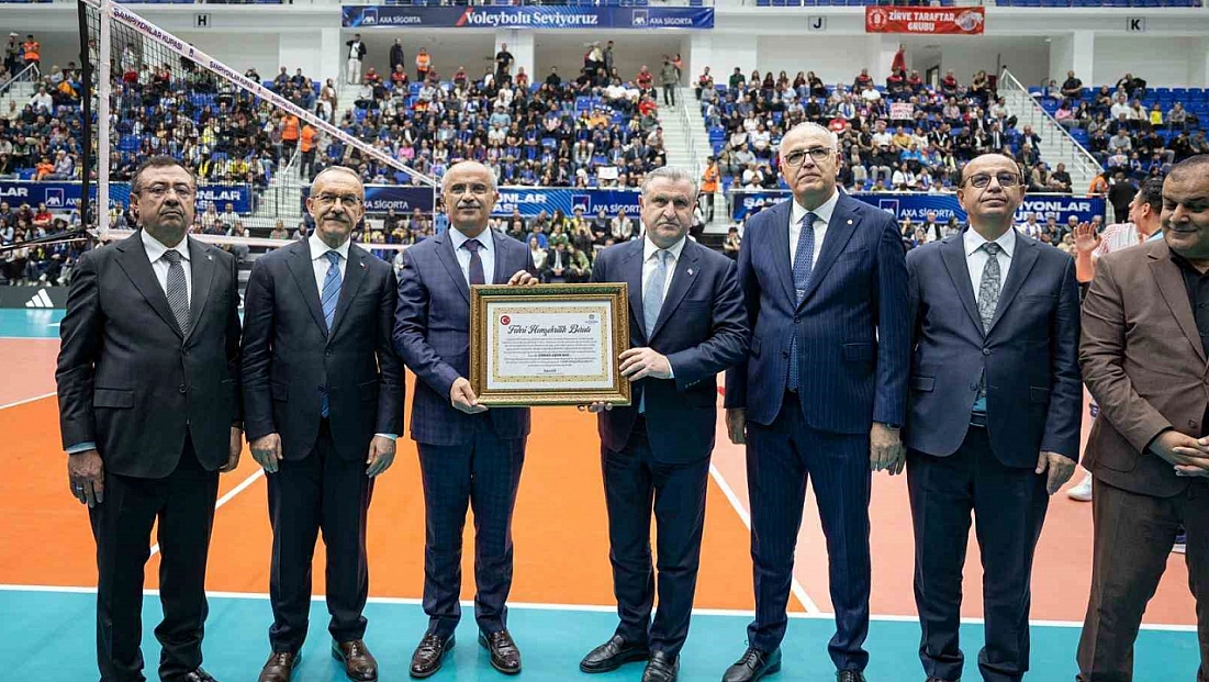 Osman Aşkın Bak’a ‘Fahri Malatyalı’ unvanı verildi