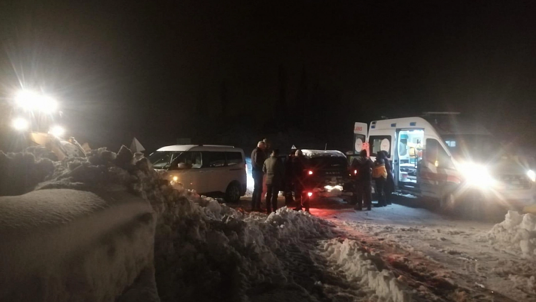 Malatya'da yaralı ve yakınları saatler sonra kurtarıldı