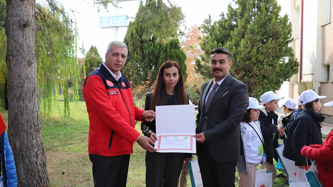 Minik çiftçiler iş başında