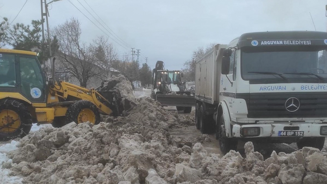 Malatya'da kar temizleme çalışması sürüyor!