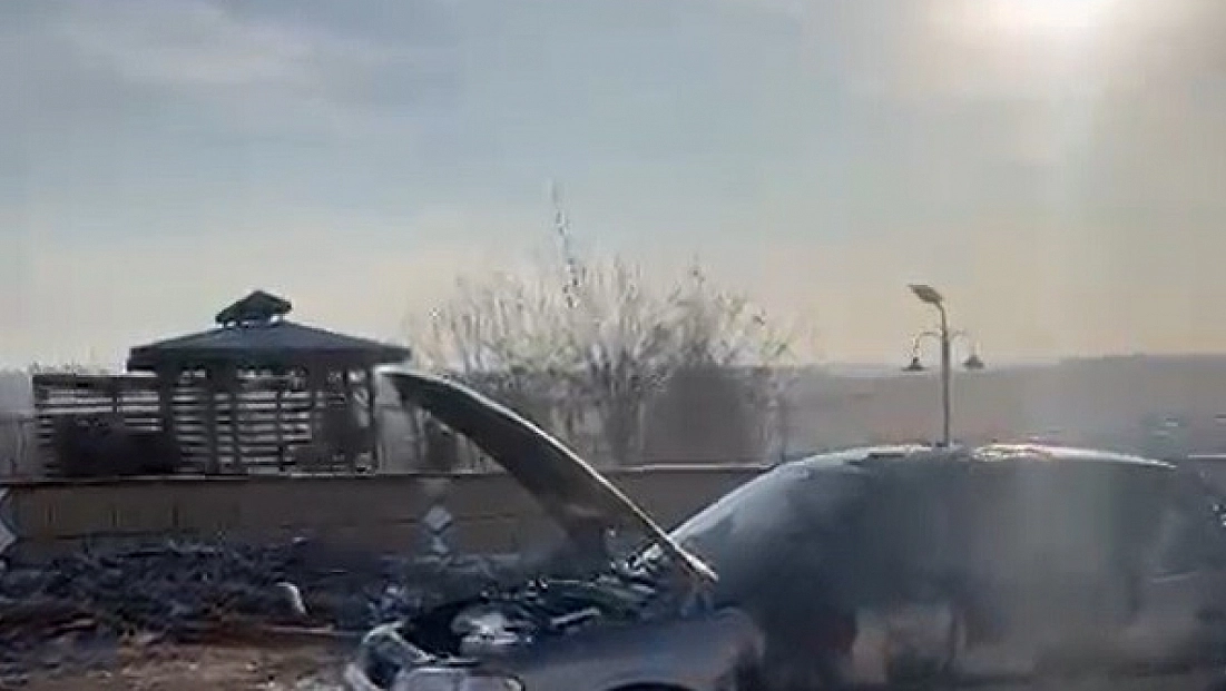 Park halindeki araç kundaklandı