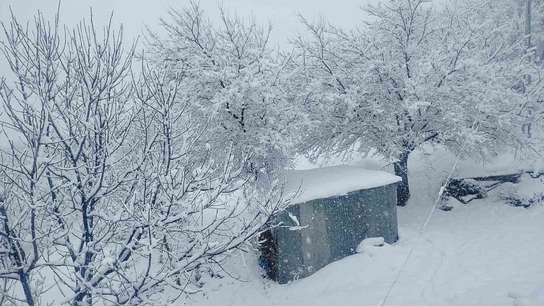 Malatya'da kar kalınlığı 1 metreye yaklaştı