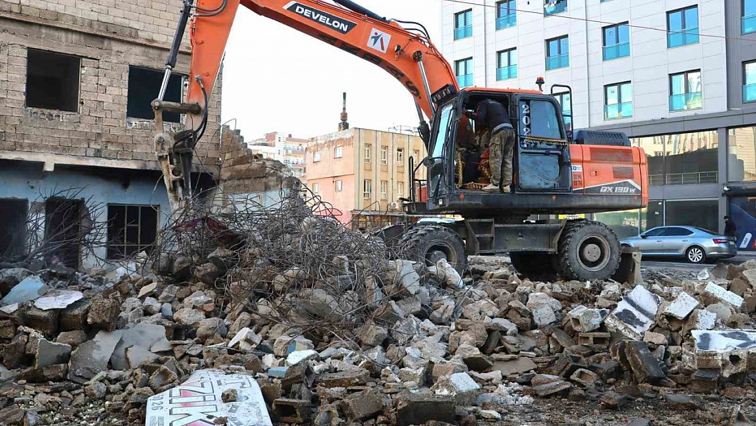 59 bağımsız yapının tamamı yıkıldı