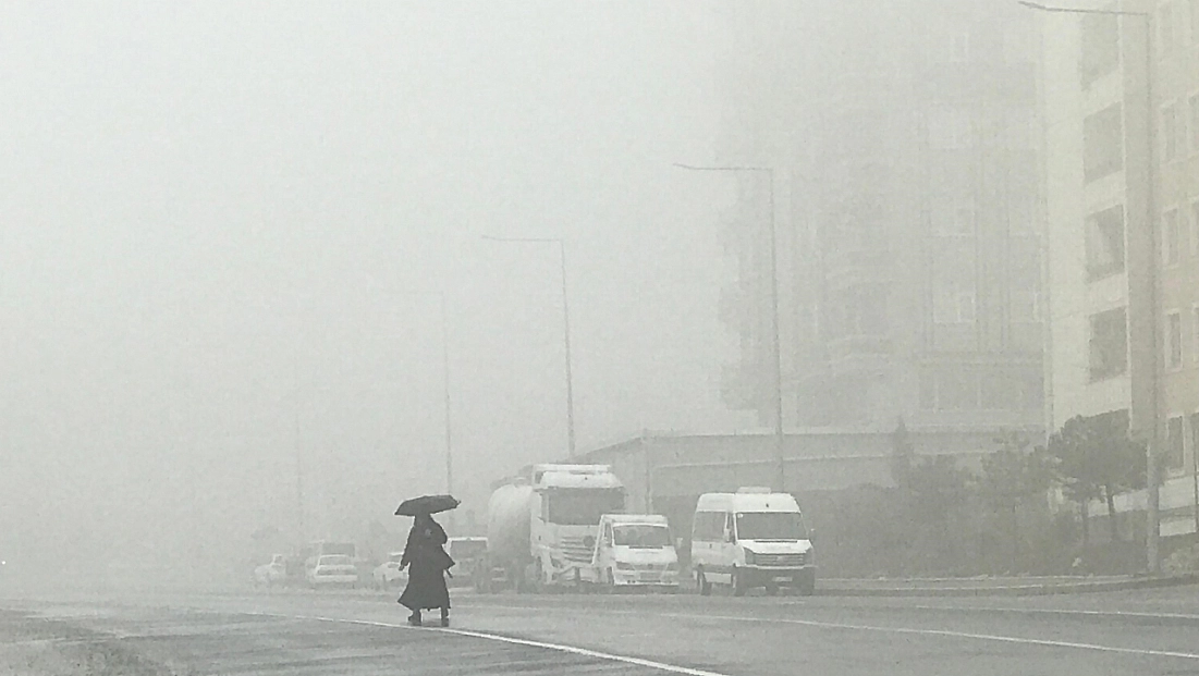 Şanlıurfa’da yoğun sis ve yağmur etkili oluyor
