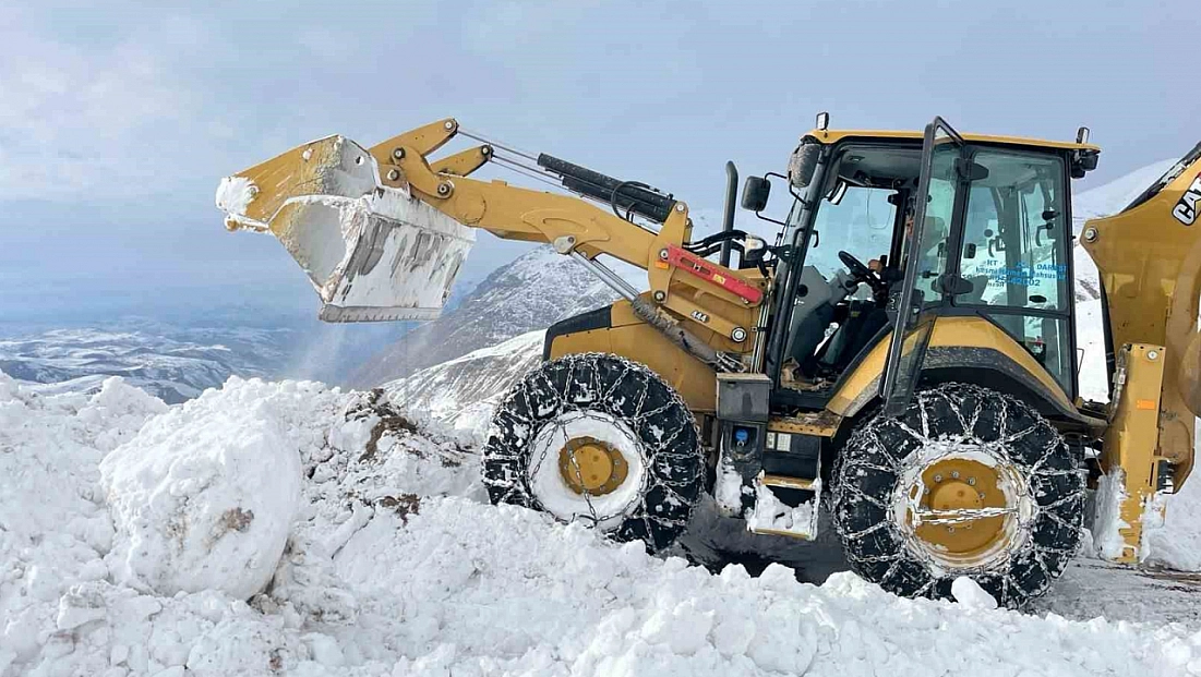 146 köy yolu ulaşıma açıldı