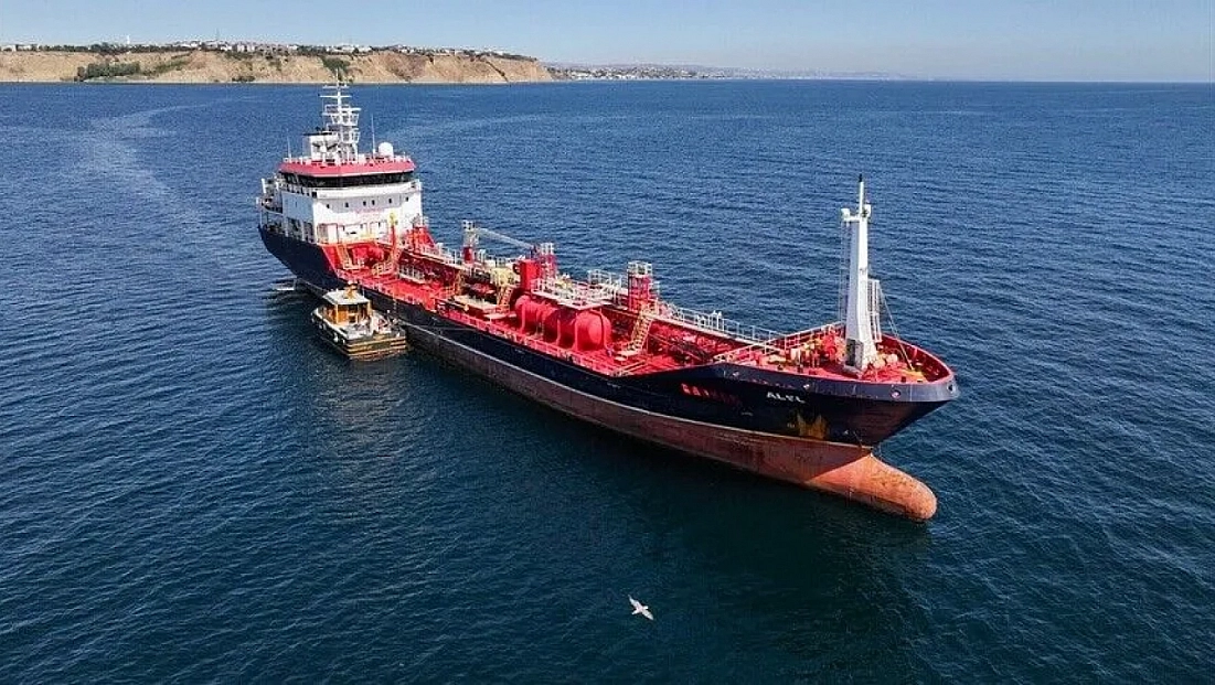 Silivri açıklarında batan gemideki kayıp mürettebatı arama çalışmaları sürüyor
