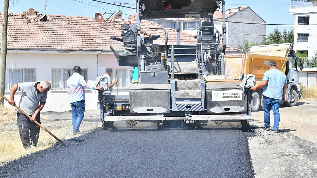 Yeşilyurt’ta altyapı ve asfalt çalışmaları tam gaz devam ediyor
