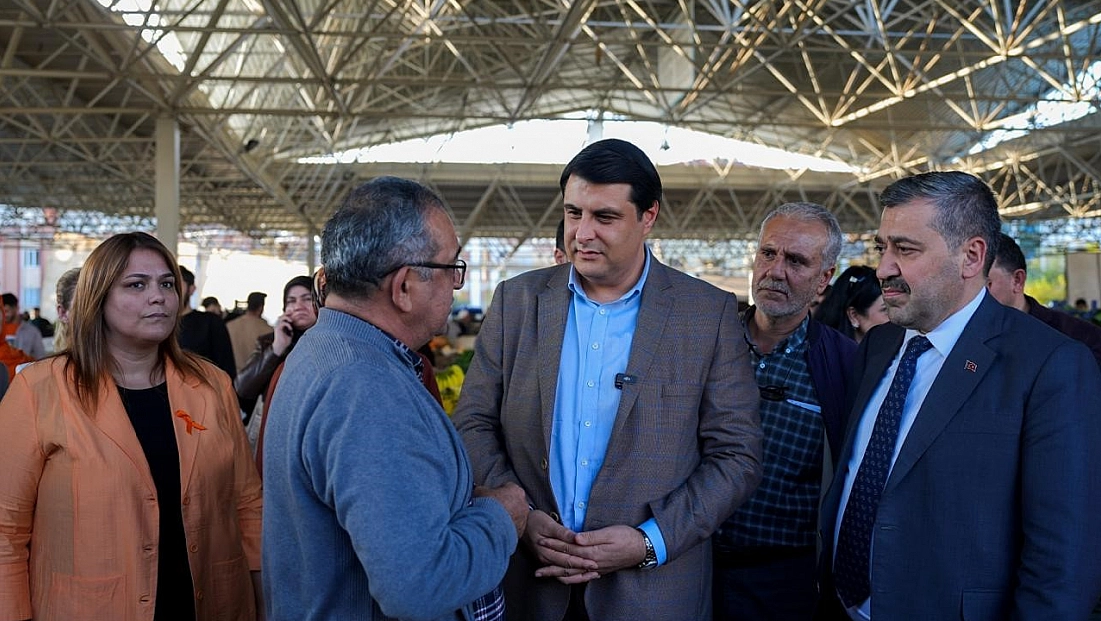 Yılmaz, pazarda vatandaş ve esnafla buluştu