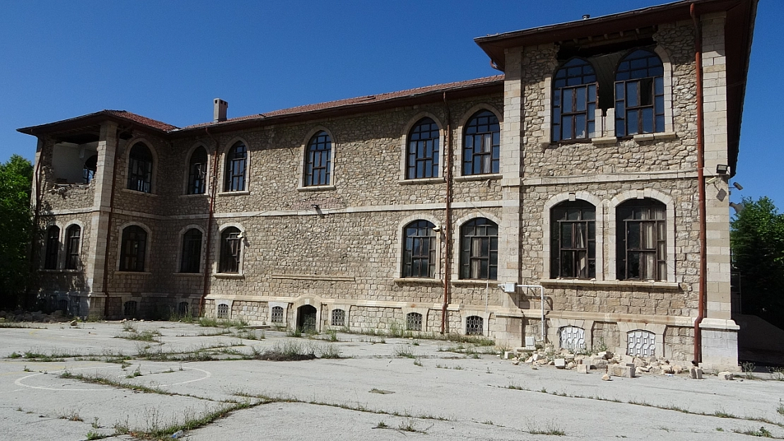 87 yıllık okul kütüphaneye dönüştürülecek!