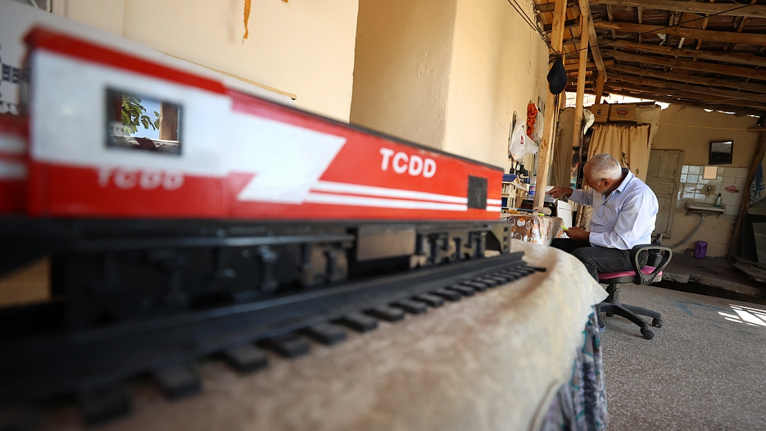 Ağabeyinin maketlerinden etkilendi: İnternet üzerinden satış yapıyor… Ustalığını 36 yıldır sürdürüyor