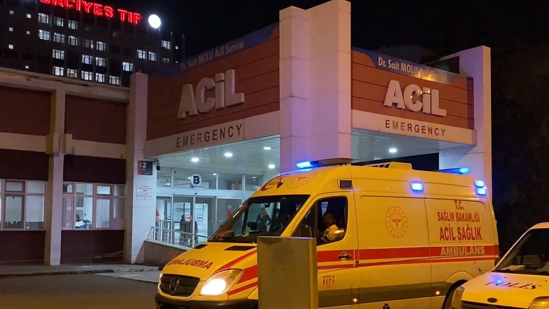 Bıçaklı kavgada 3 kişi yaralandı