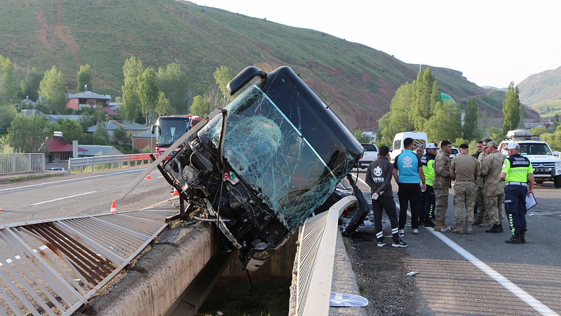 Bingöl'deki yaralılar Malatya'ya getirildi..