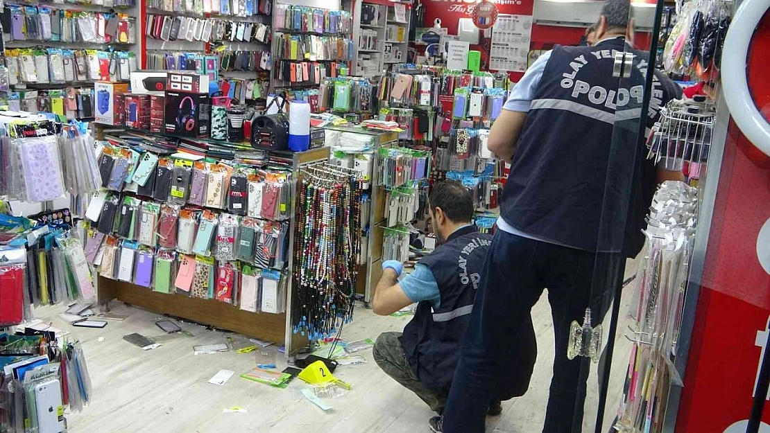 Defalarca bıçaklandı