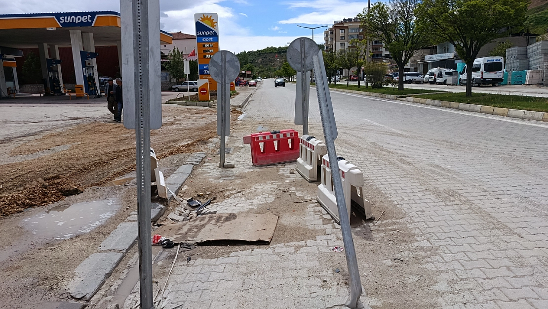 D-300 Karayolu'nda menfez çilesi sürüyor: Vatandaş isyan etti!