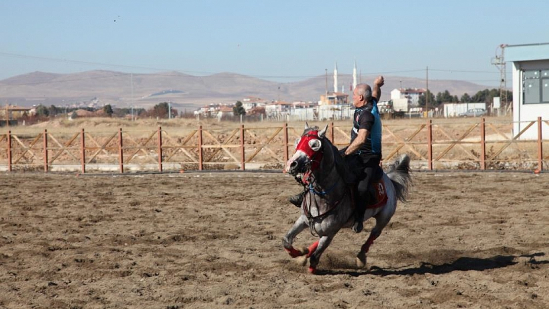 Geleneksel ata sporu Yazıhan'da hayat buluyor