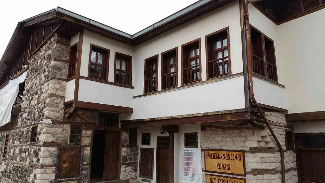 Arapgir'in 200 yıllık mirası: Emiroğlu Konağı ziyaretçi akınına uğruyor!