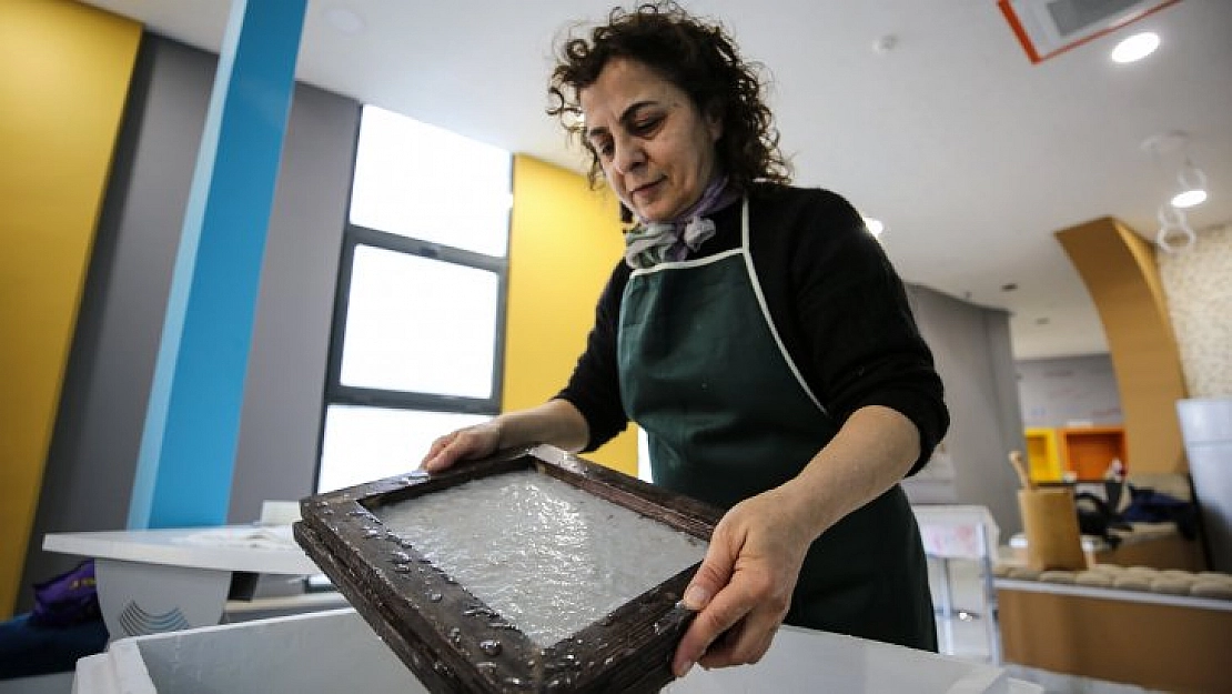 Kenevirden kâğıt üretiyor