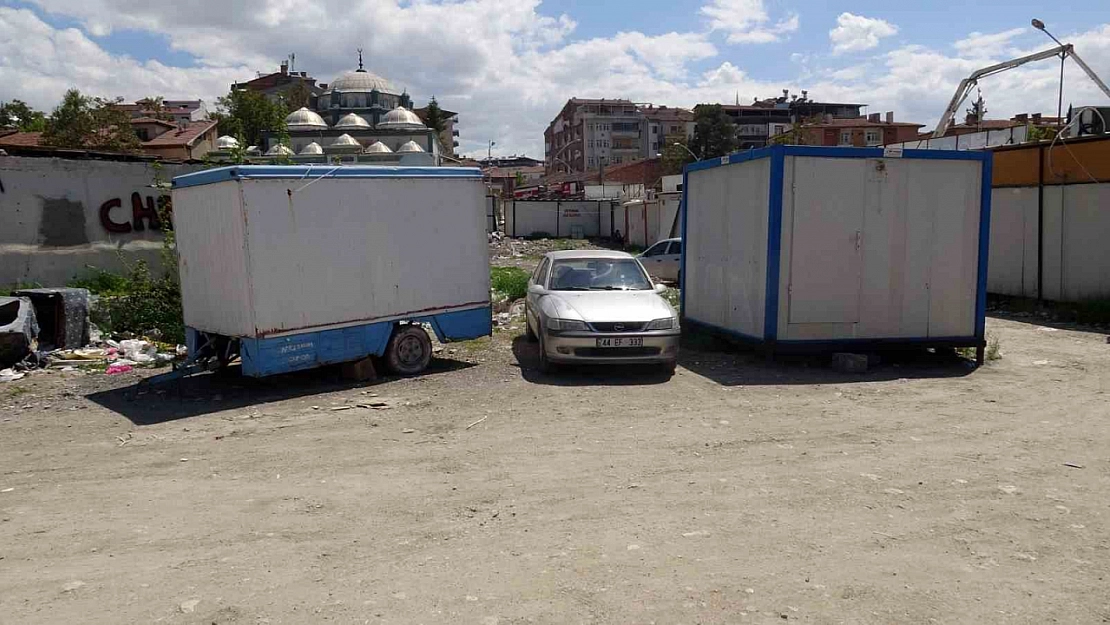 Konteynerde düştü, hastanede öldü